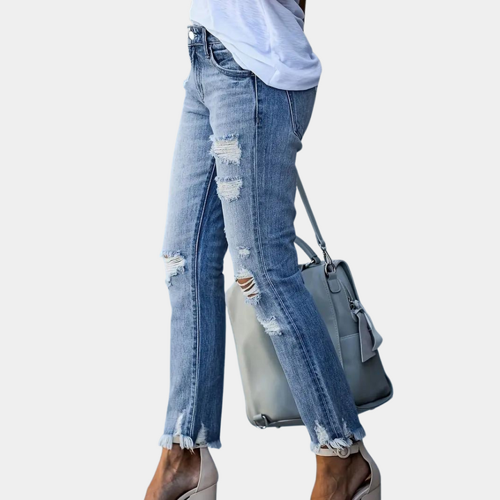 Romilly - Stylish women's jeans with alluring rips