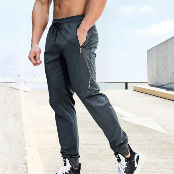 Stylish and comfortable men's Thiago sports trousers - perfect for relaxation and activity!