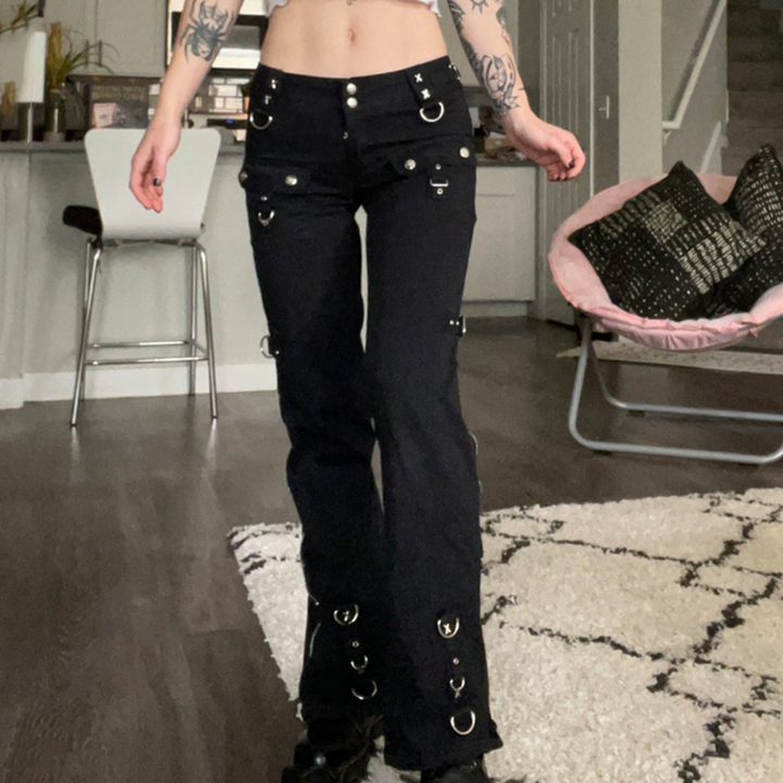 Nikita - Elegant cargo for the modern woman who wants to emphasise her style