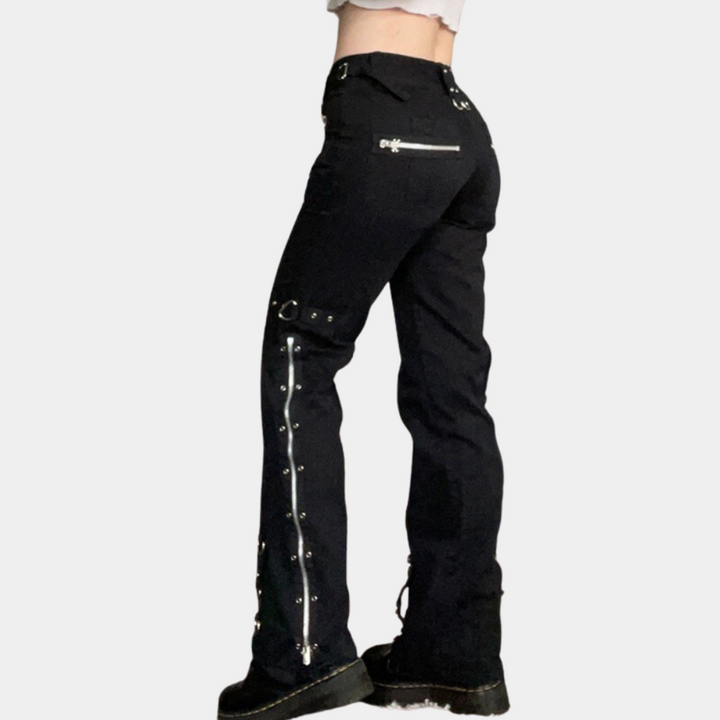 Nikita - Elegant cargo for the modern woman who wants to emphasise her style