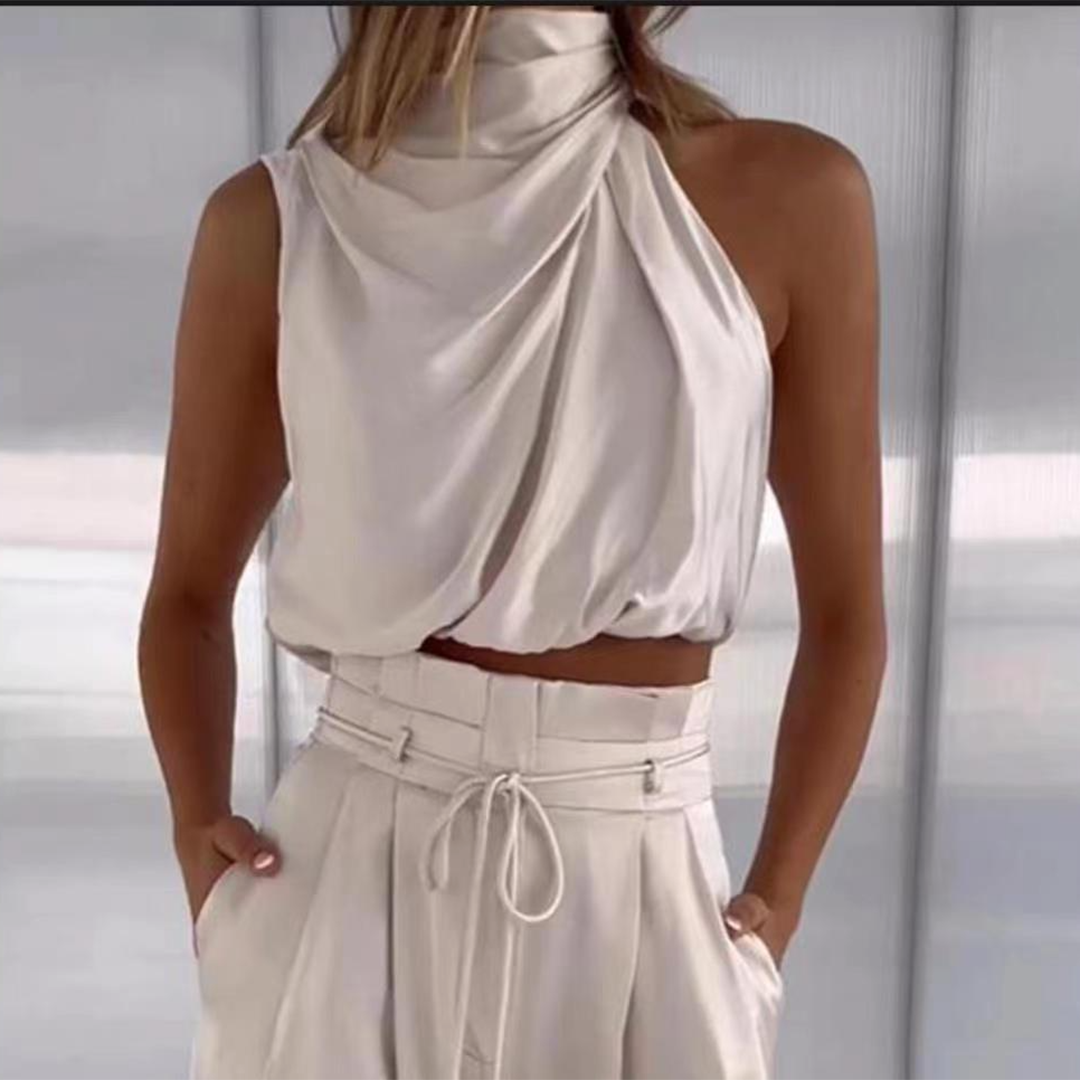 INAYA - A stylish womenswear set exuding timeless elegance