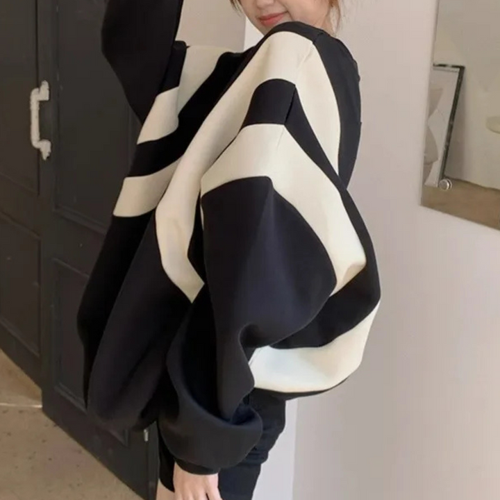 Stylish women's ELIANY sweatshirt: modern design in a comfortable, relaxed cut